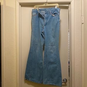 Vintage 1979’s Saddlehorn Jeans! size tag missing but fit a 4/6, slim cut